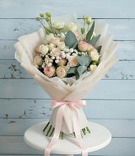 Букет цветов из:  Розы и Лизиантусы в Белогорске Кемеровской области