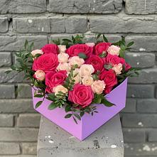 Цветочная композиция из Розы в коробке в Белогорске Кемеровской области