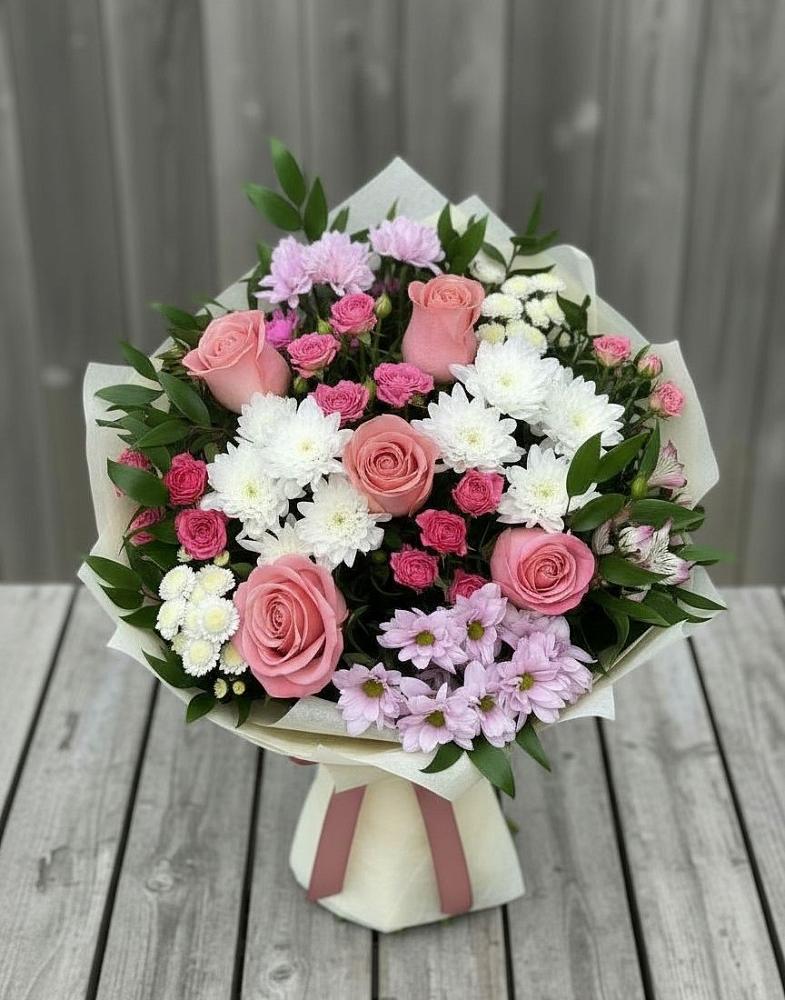 Букет цветов из: Альстромерии, Гвоздики, Розы и Хризантемы в Белогорске Кемеровской области