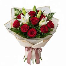 Букет цветов из:  Лилии и Розы в Белогорске Кемеровской области