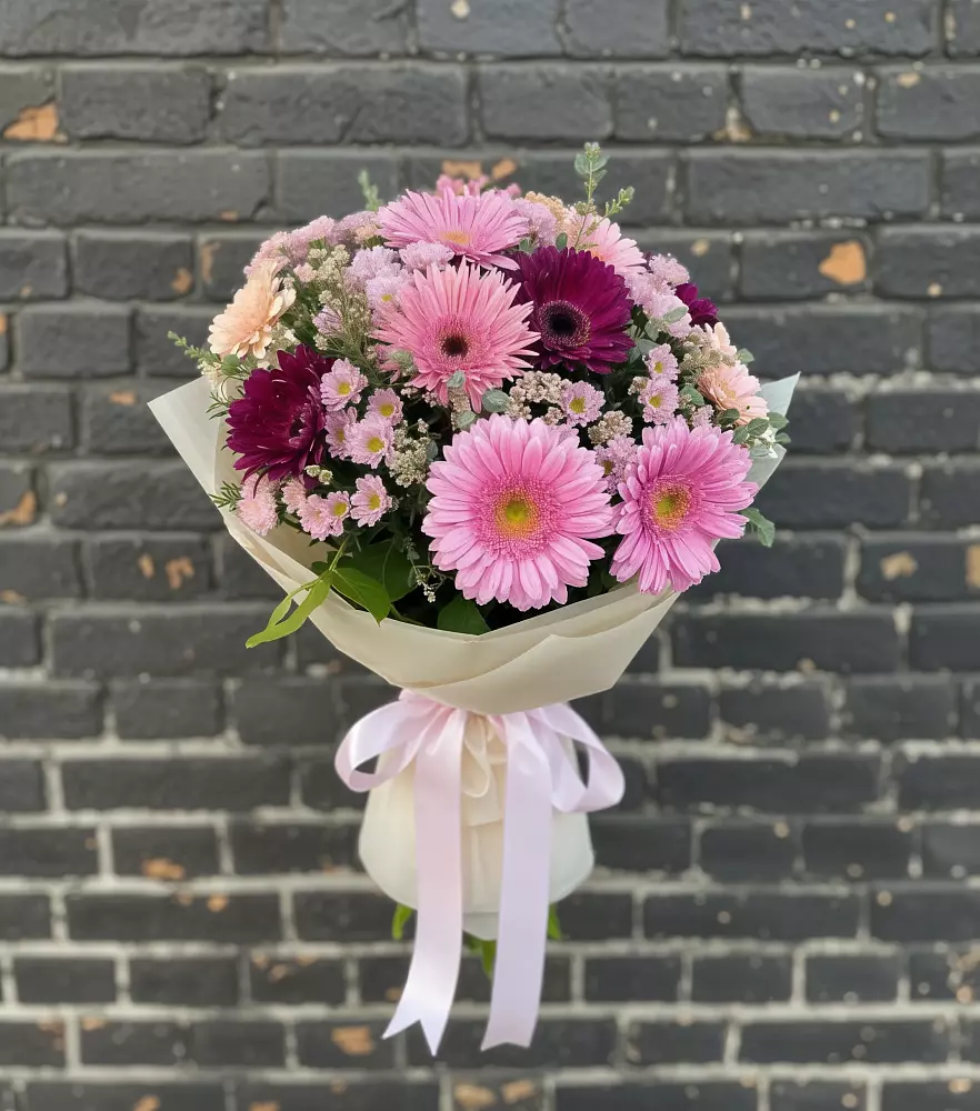 Букет цветов из: Герберы и Хризантемы в Белогорске Кемеровской области
