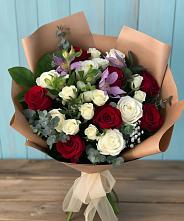Букет цветов из:  Розы и Альстромерии в Белогорске Кемеровской области