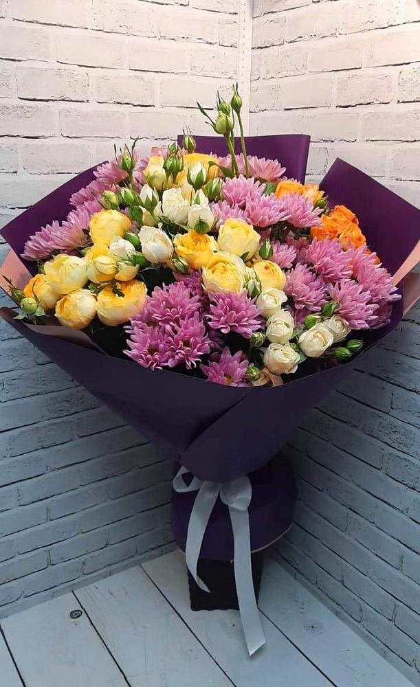 Букет цветов из: Хризантемы и Розы в Белогорске Кемеровской области