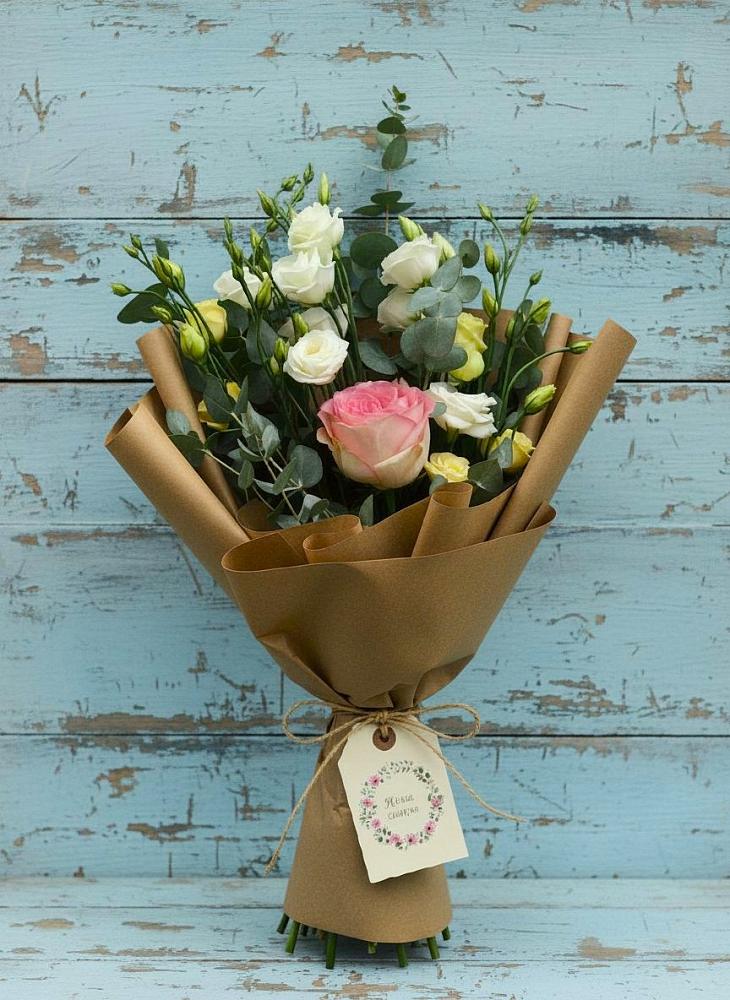 Букет цветов из: Розы и Лизиантусы в Белогорске Кемеровской области