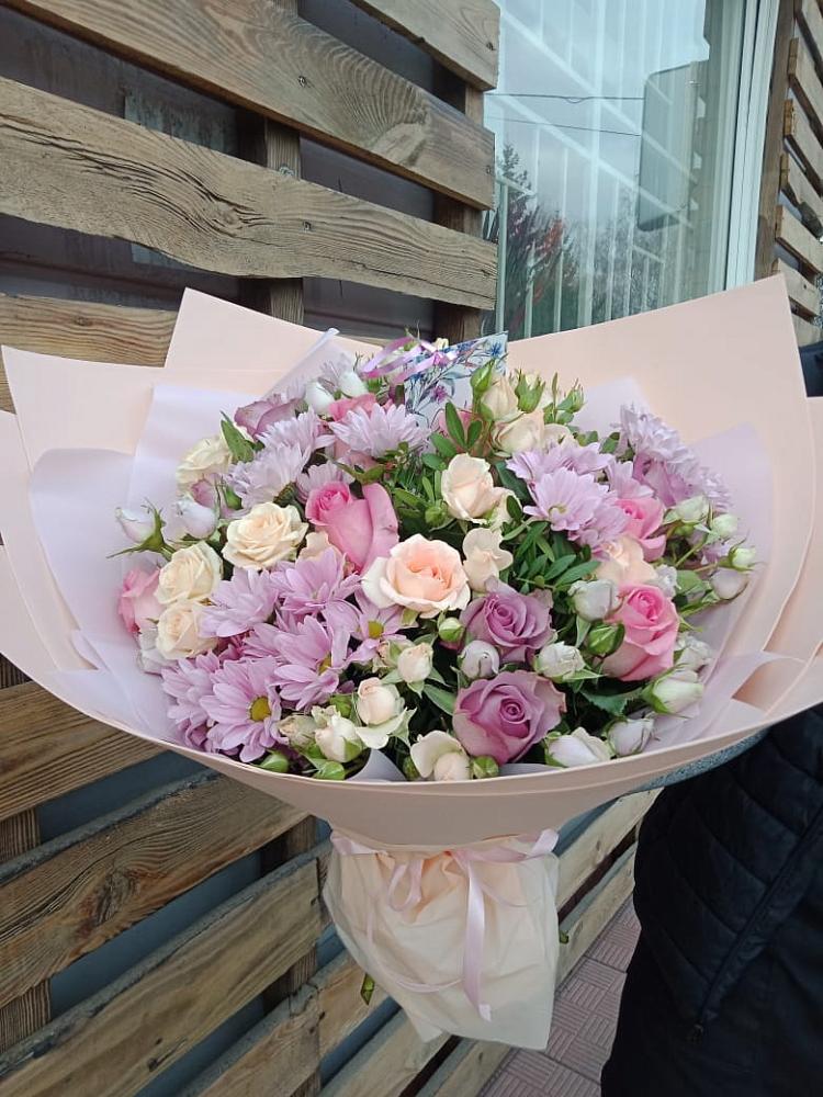 Букет цветов из: Розы и Хризантемы в Белогорске Кемеровской области