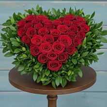 Цветочная композиция из Розы в виде сердца в Белогорске Кемеровской области