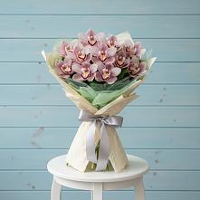Букет цветов из:  Орхидеи и Розы в Белогорске Кемеровской области