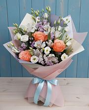 Букет цветов из:  Лизиантусы, Розы, Альстромерии и Гипсофила в Белогорске Кемеровской области