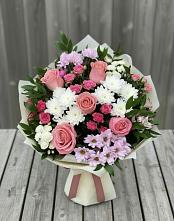 Букет цветов из:  Альстромерии, Гвоздики, Розы и Хризантемы в Белогорске Кемеровской области