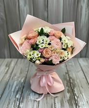 Букет цветов из:  Гвоздики, Розы и Хризантемы в Белогорске Кемеровской области