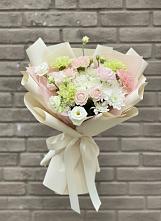 Букет цветов из:  Гвоздики, Розы, Лизиантусы и Хризантемы в Белогорске Кемеровской области