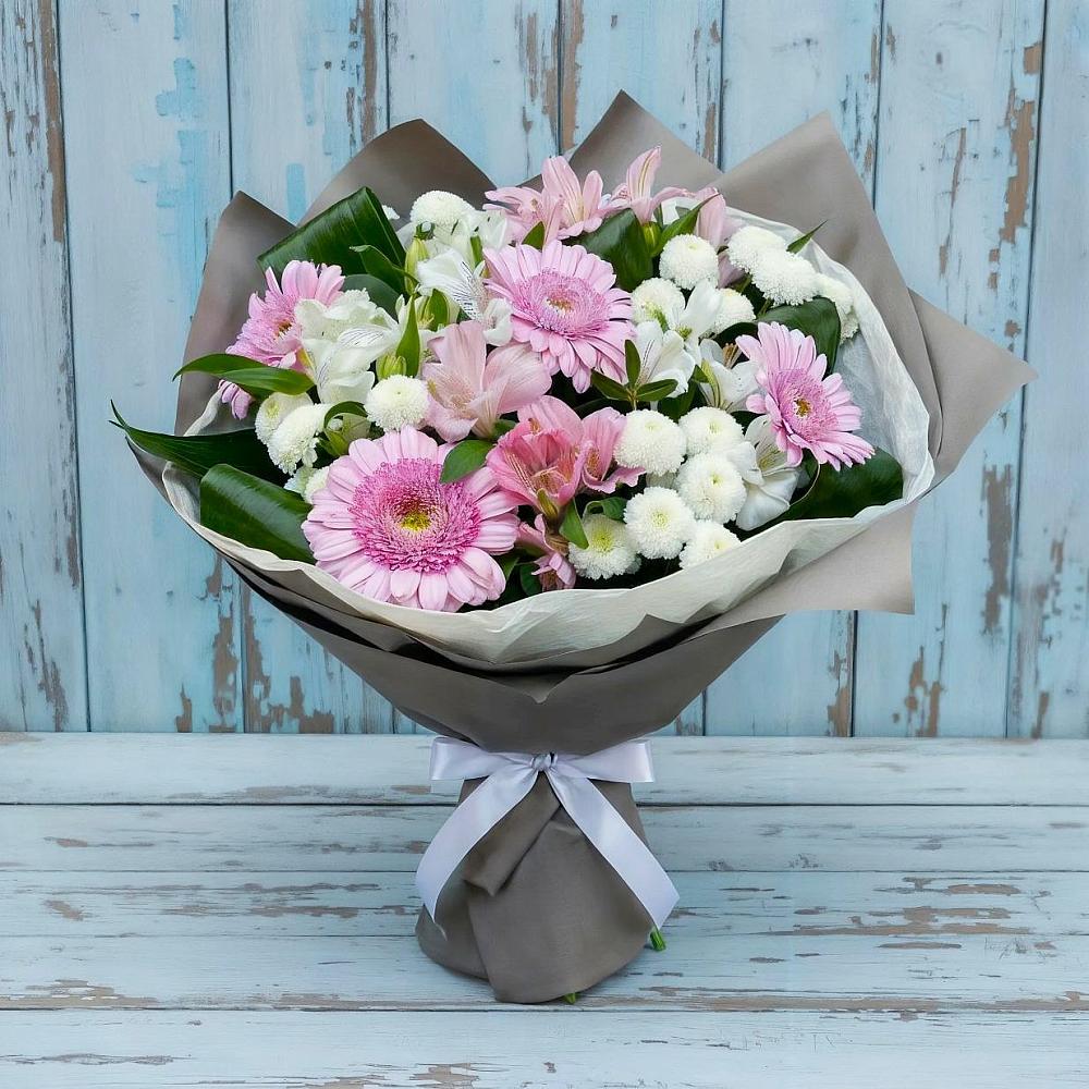 Букет цветов из: Герберы, Альстромерии и Хризантемы в Белогорске Кемеровской области