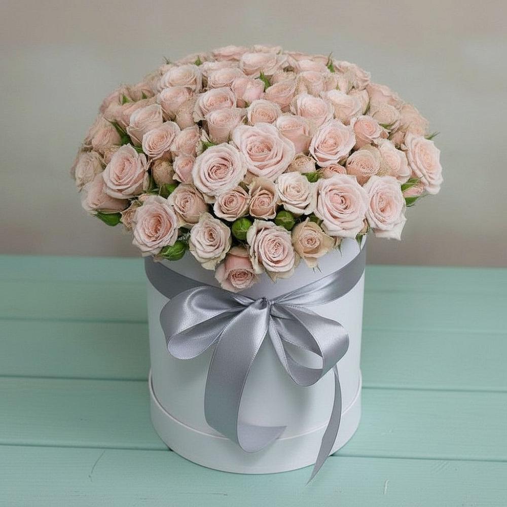 Цветочная композиция из Розы в шляпной коробке в Белогорске Кемеровской области