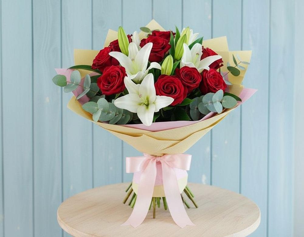 Букет цветов из: Лилии и Розы в Белогорске Кемеровской области